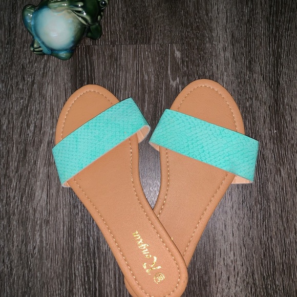 Teal sandals - Picture 1 of 4
